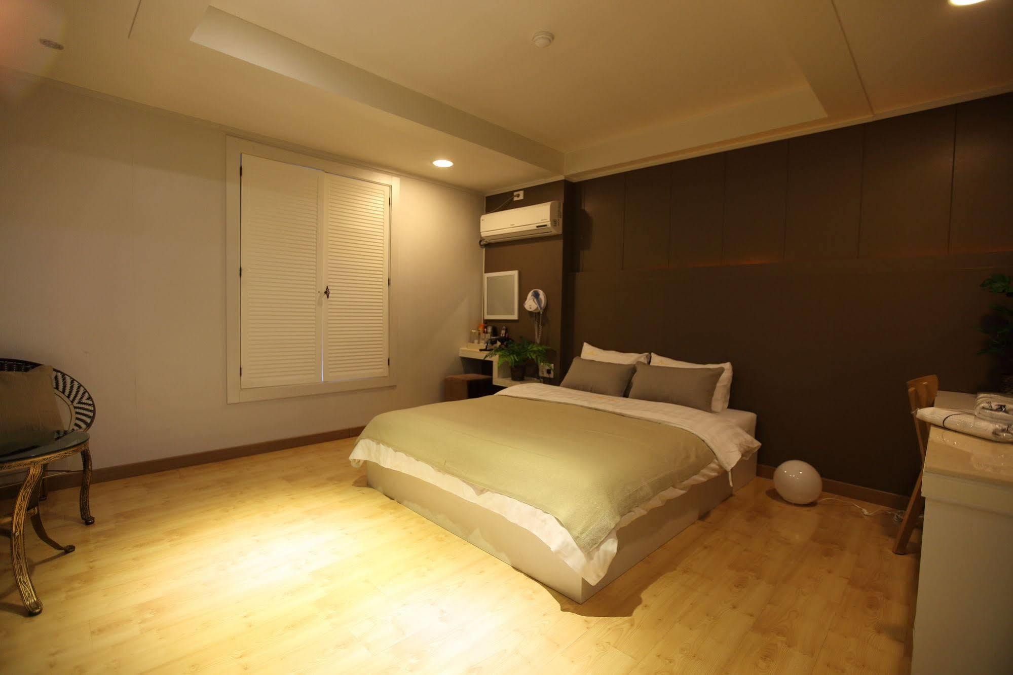 River Hotel Namwon Экстерьер фото
