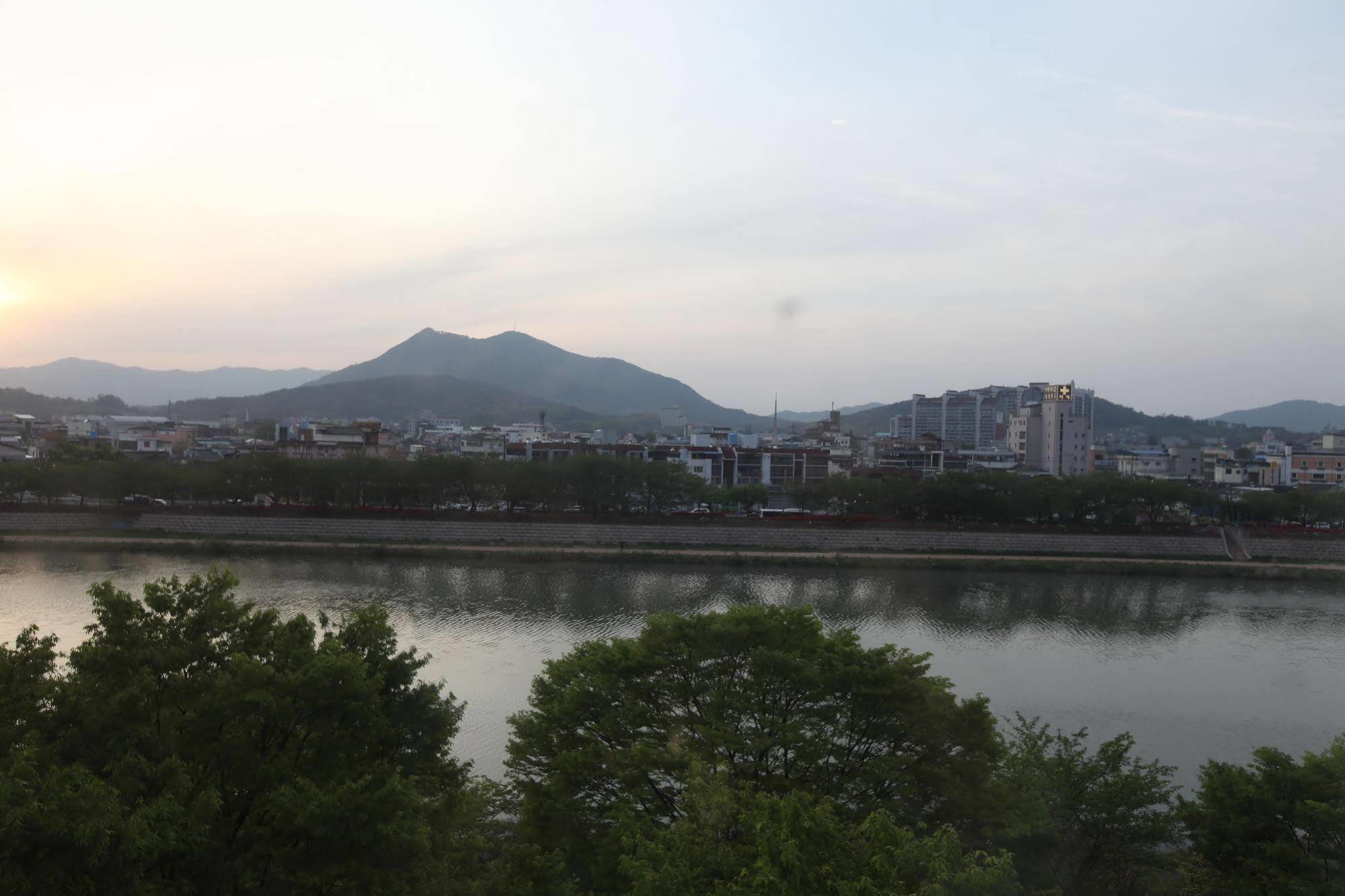 River Hotel Namwon Экстерьер фото